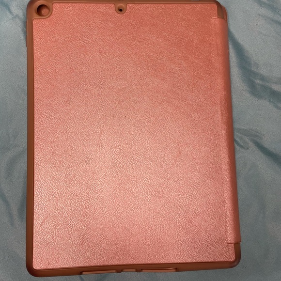 Rose gold ipad 10.2” case with apple pencil holder - Picture 2 of 6